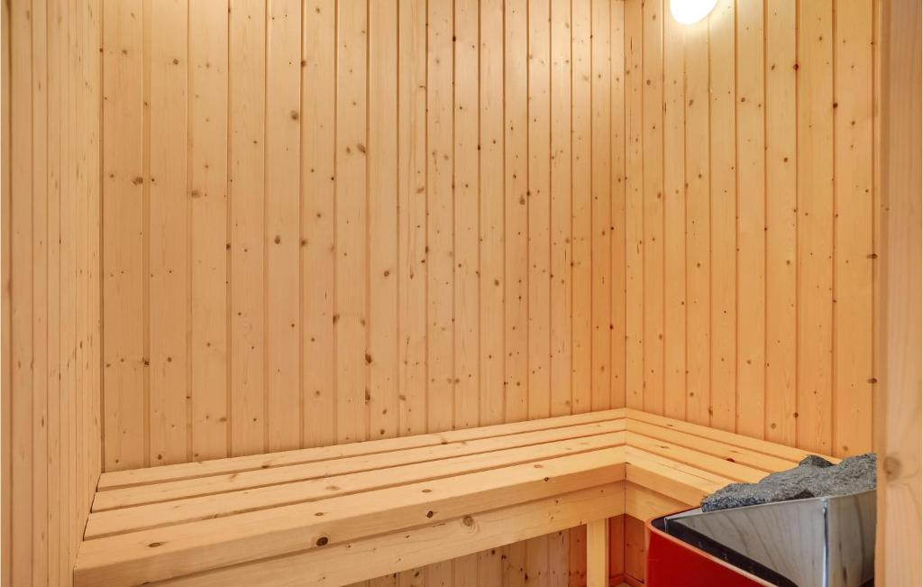 Fotografie z fotogalerie ubytování Amazing Home In Grenaa With Sauna v destinaci Grena
