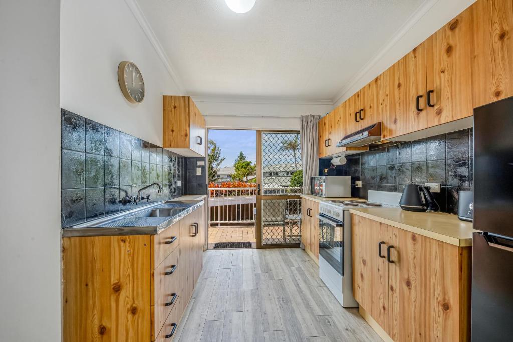 Kuchyň nebo kuchyňský kout v ubytování Beachcomber Peregian Beach