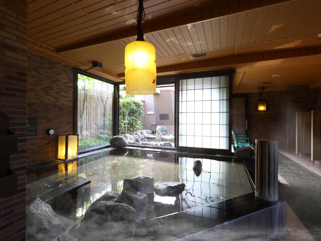 Bazén v ubytování Dormy Inn Takasaki nebo v jeho okolí