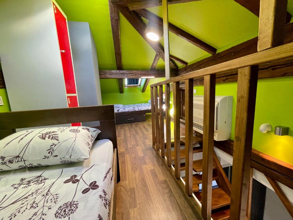 Posteľ alebo postele v izbe v ubytovaní Das Hostel Rijeka