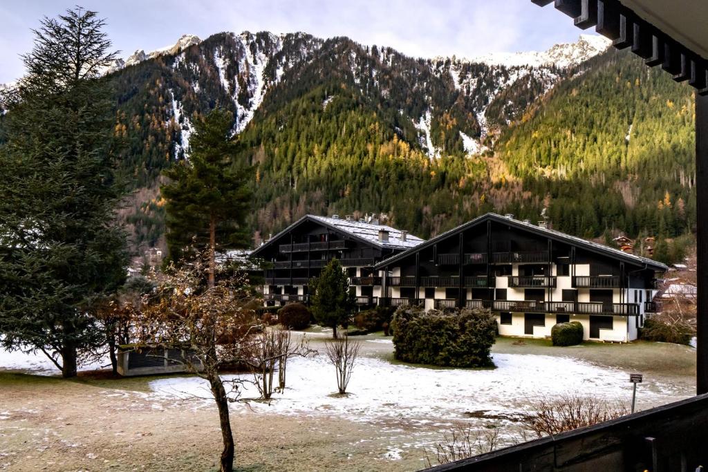 Little Nest- Quiet studio with breathtaking view of Mont-Blanc, Chamonix-Mont-Blanc  – Updated 2023 Prices