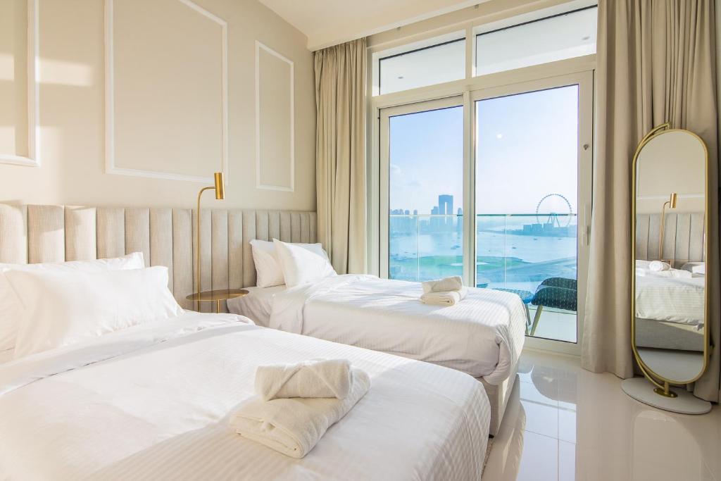Fotografie z fotogalerie ubytování Luxury 3BR & Maids room - Full Sea View - AIN Dubai View - Palm View v Dubaji