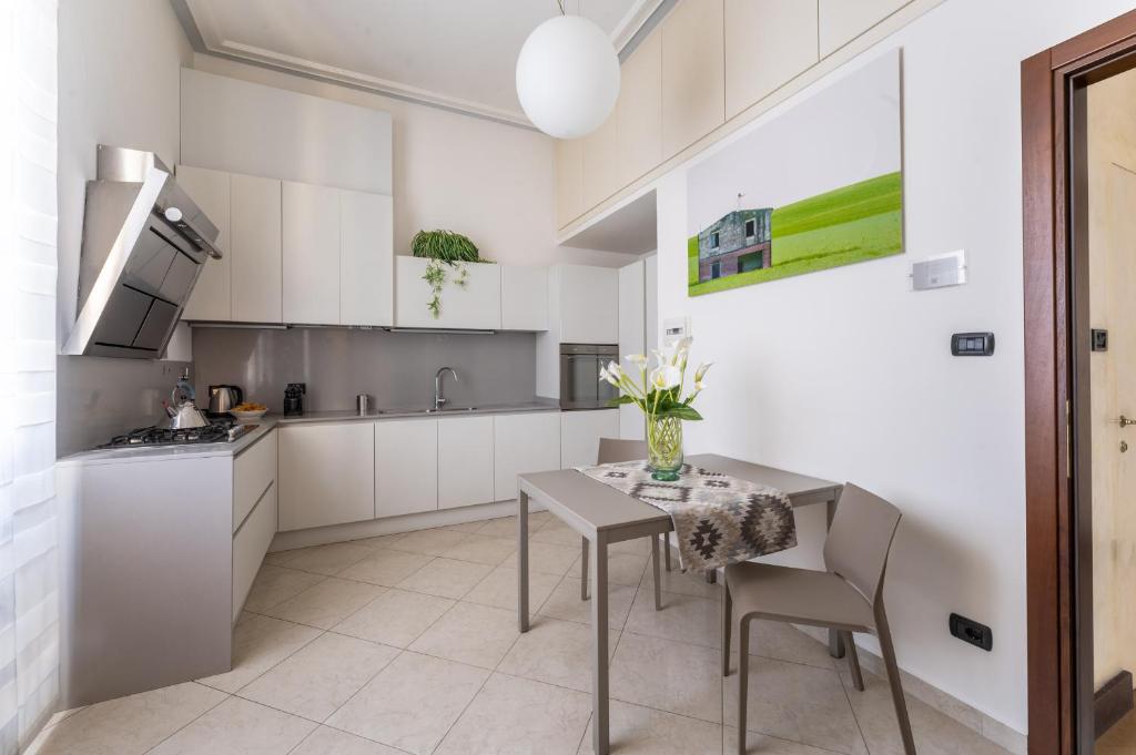 A kitchen or kitchenette at The Art Gallery