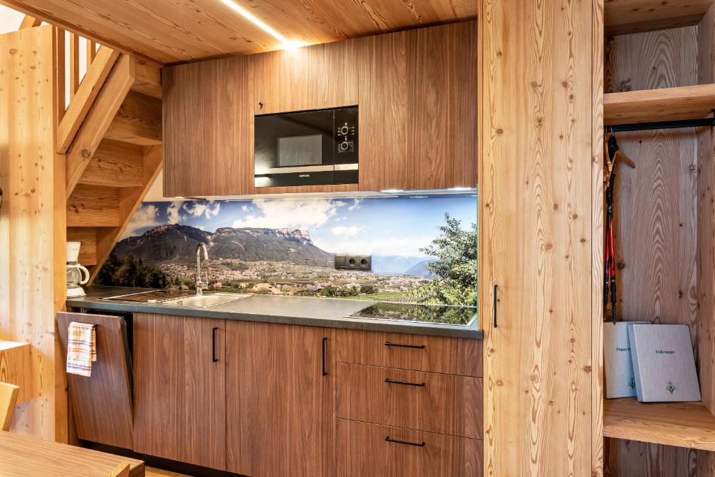 Kuchyň nebo kuchyňský kout v ubytování Guntschöllerhof Mendelkamm