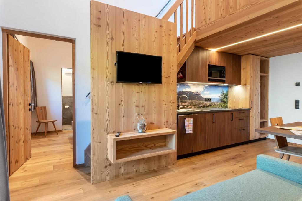 Kuchyň nebo kuchyňský kout v ubytování Guntschöllerhof Mendelkamm