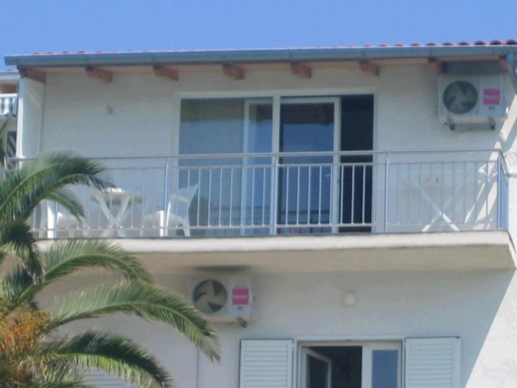 Balkón nebo terasa v ubytování Studio apartment in Tribunj with sea view, balcony, air conditioning, WiFi 68-1