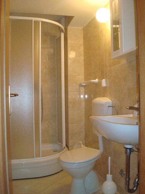 Koupelna v ubytování Studio apartment in Tribunj with sea view, balcony, air conditioning, WiFi 68-1