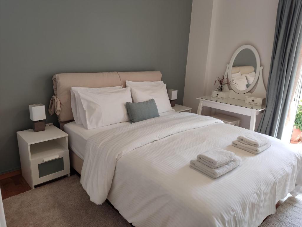 Central & Comfortable, 70m² Apt in Neos Kosmos - 13