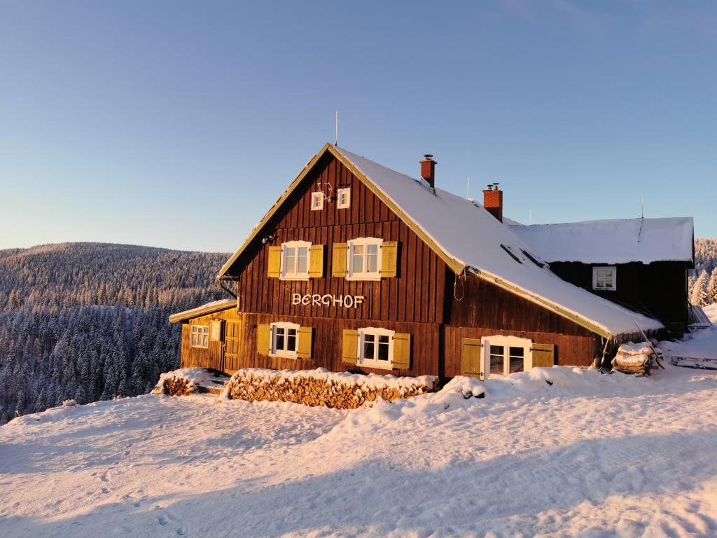 Berghof - horská chata v zimě