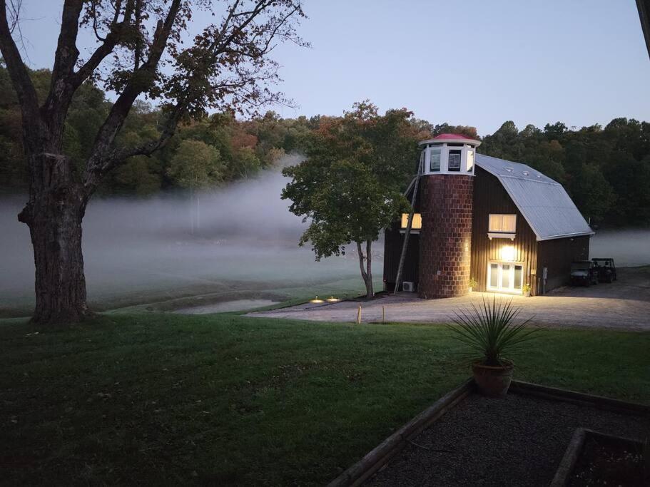 The Barn at Leaf Harmony Acres - Housity