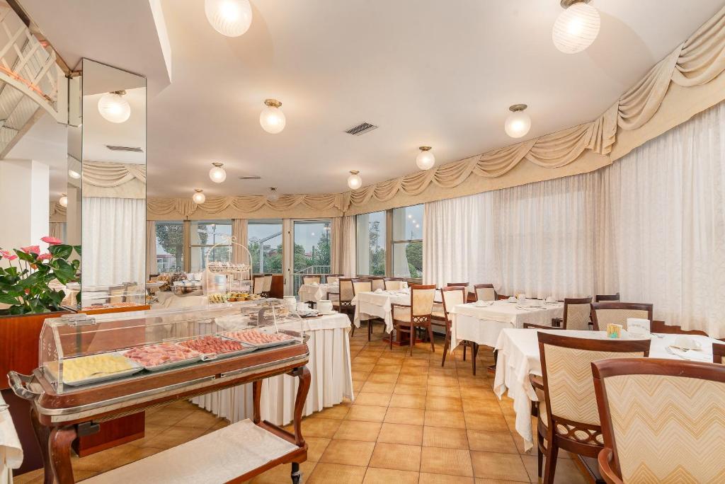 Restaurace v ubytování Universal Hotel