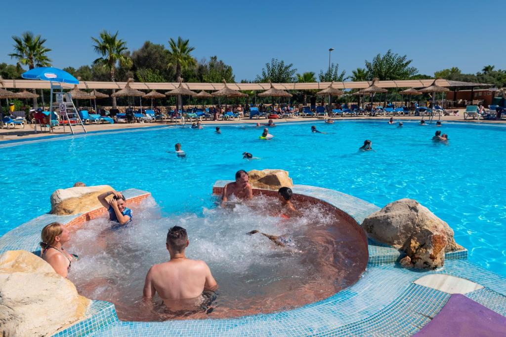 Aparthotel FLORA PARK & AQUAROCK, Cala n Bosch – Bijgewerkte ...