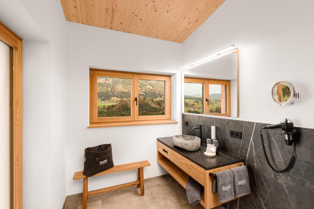 TV a/nebo společenská místnost v ubytování Hotel Bergflair