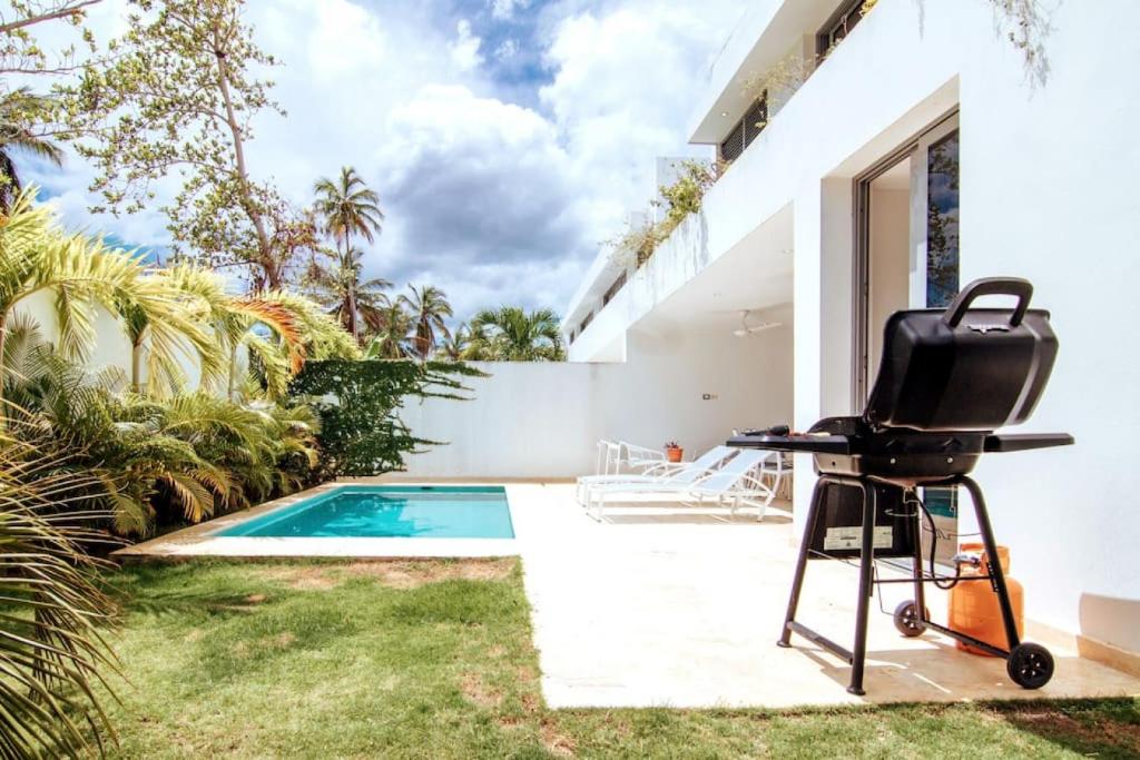 Bazén v ubytování 3 Bedroom Pool Villa 50M To The Beach nebo v jeho okolí