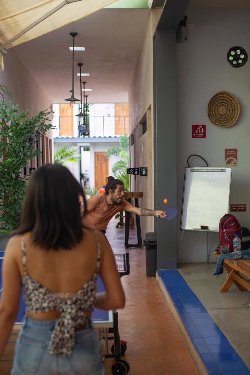 Viesi, kas uzturas naktsmītnē Hostik Hostal