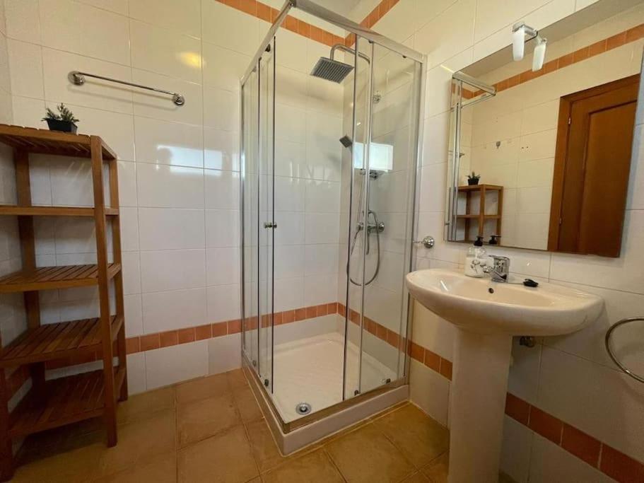 Koupelna v ubytování Corralejo, Relaxing villa , private pool , Wi-Fi