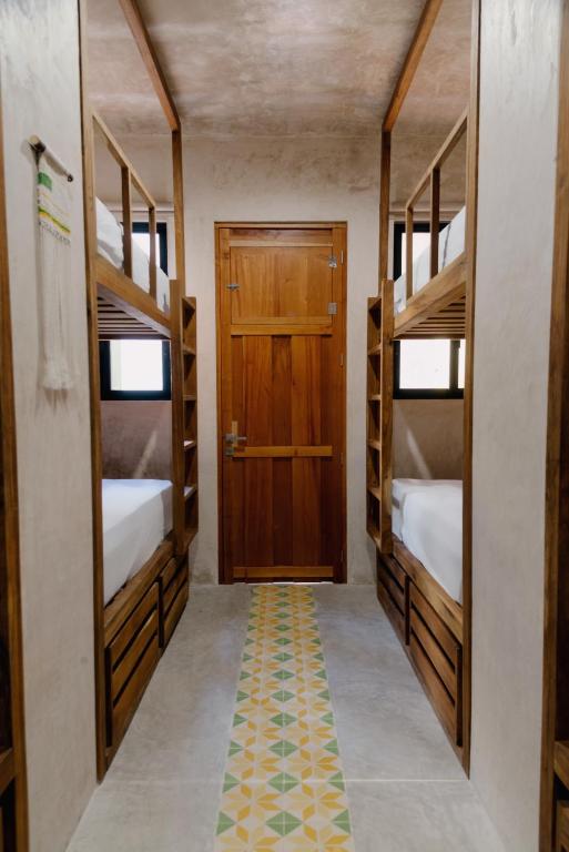 Hostik Hostal - Cama En Habitación Compartida De 8 Camas