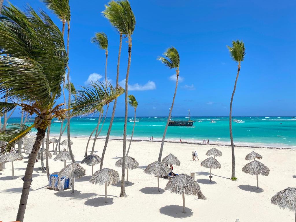 DELUXE HOTEL SUITES STUDIO Bavaro WIFI Parking BBQ Beach CLUB & SPA, Punta  Cana – ceny aktualizovány 2023