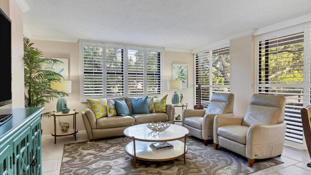 Vacation Home 6415 Midnight Pass Road 210, Siesta Key, FL