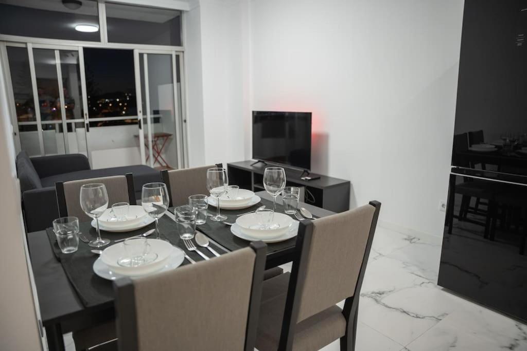 Telewizja i/lub zestaw kina domowego w obiekcie Apartamento Jogi Playa del inglés