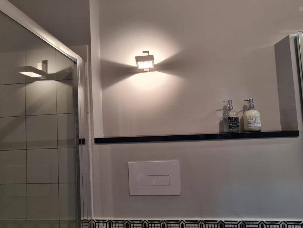 A bathroom at Casa D'Amato Salerno