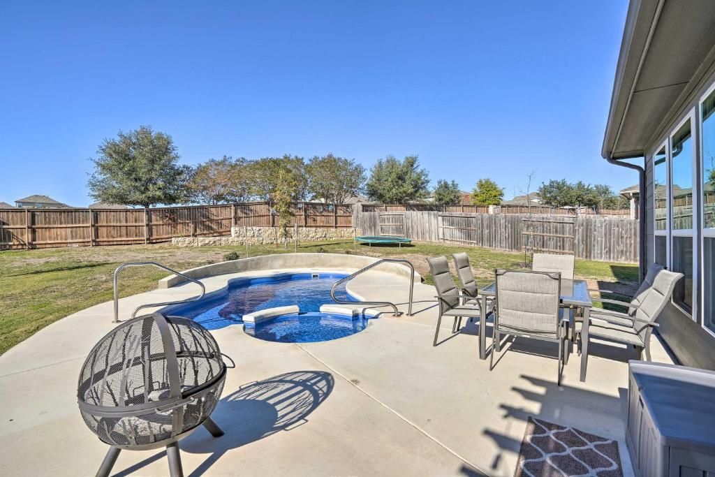 Sleek Schertz House with Private Pool and Spa, Schertz (updated prices