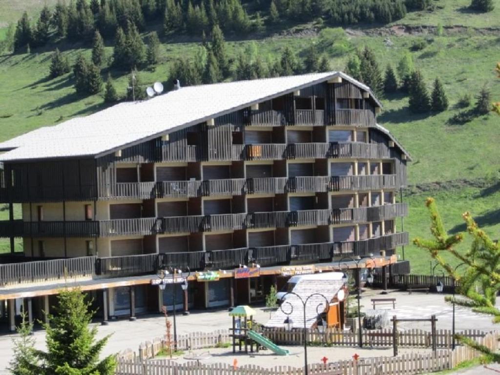 Budova, v ktorej sa apartmán nachádza