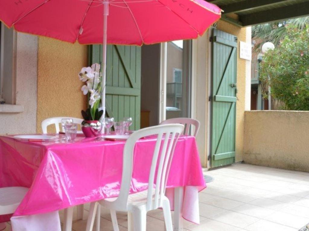 Photo de la galerie de l'établissement Appartement 2 pièces avec terrasse près de la plage, piscine et commerces à Narbonne Plage - FR-1-229B-731, à Narbonne