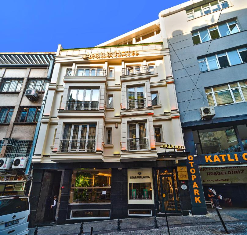 The building in which a szállodákat is located