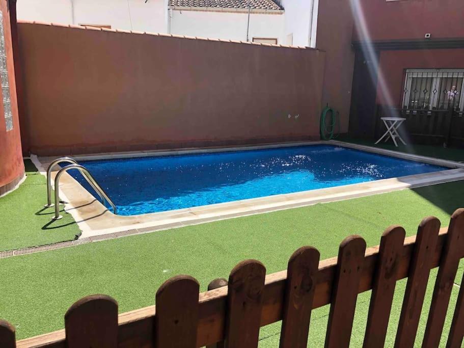 Bazén v ubytování Apartamento en Baeza con piscina. nebo v jeho okolí
