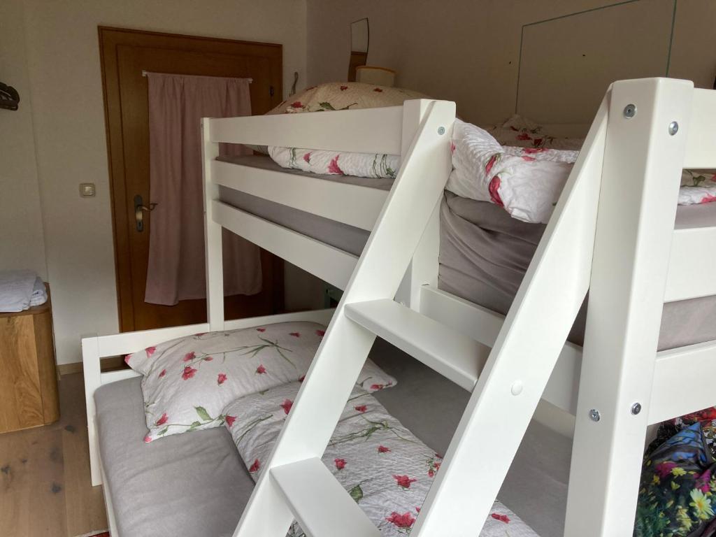 Postel nebo postele na pokoji v ubytování Haus Brugger