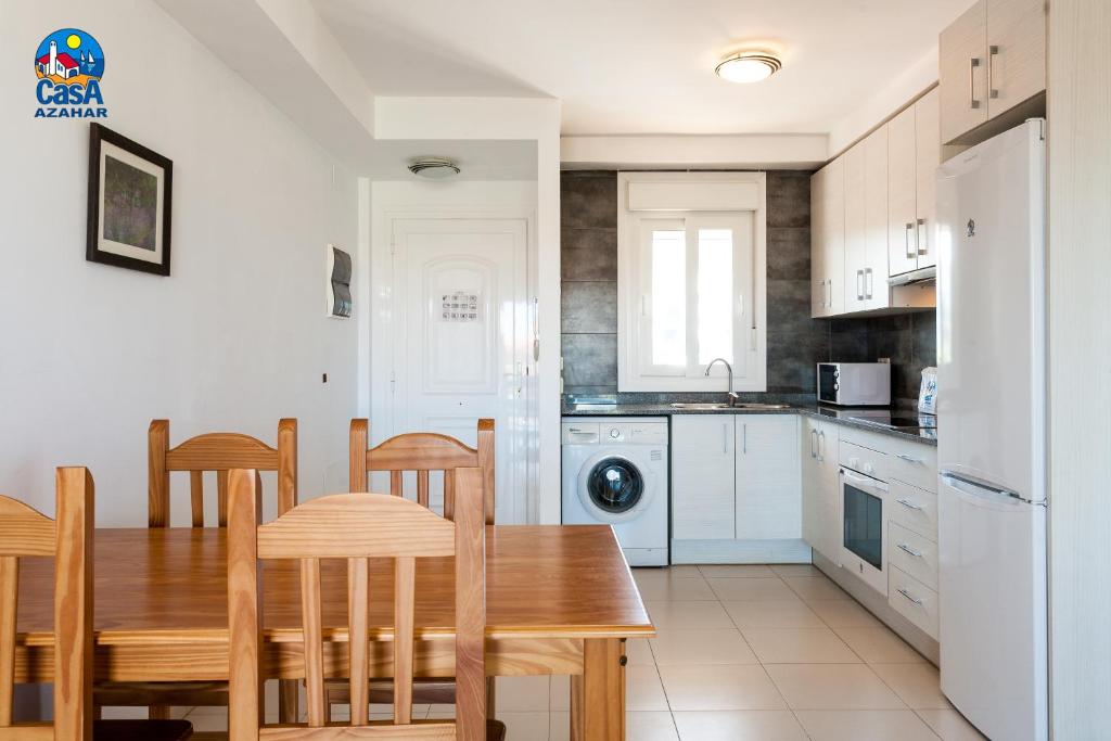 Kuchyň nebo kuchyňský kout v ubytování Apartamentos Bovalar Casa Azahar