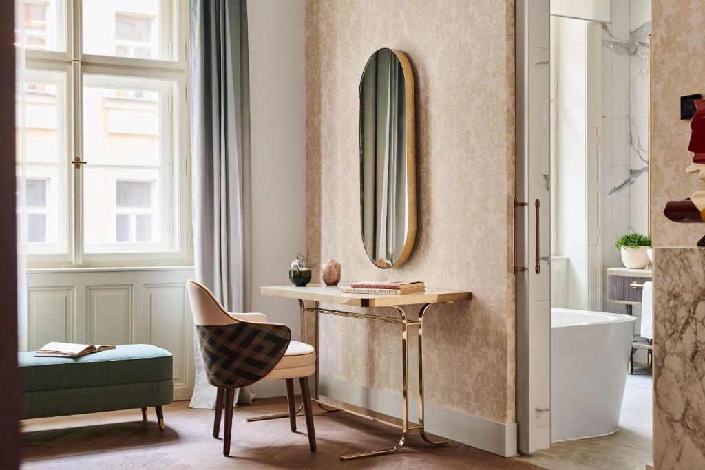 
Wintergarden Equilibrium Suite
