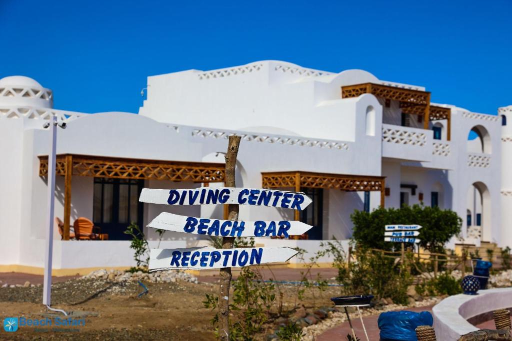 Certifikát, hodnocení, plakát nebo jiný dokument vystavený v ubytování Beach safari nubian resort