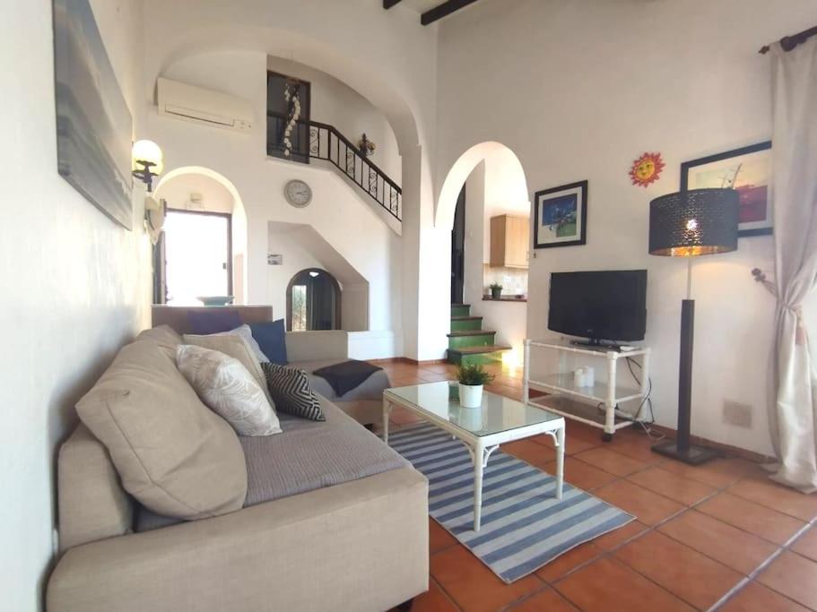 Zdjęcie z galerii obiektu Amazing 2 bedroom apartment, Oasis de Capistrano Nerja w mieście Nerja