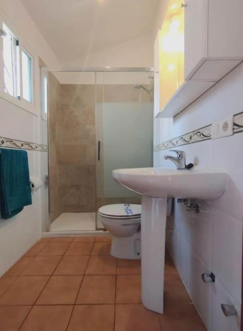Zdjęcie z galerii obiektu Amazing 2 bedroom apartment, Oasis de Capistrano Nerja w mieście Nerja