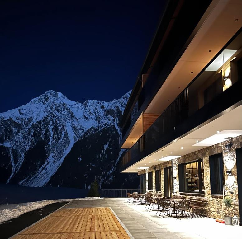 Nespecifikovaný výhled na hory nebo výhled na hory při pohledu z aparthotelu