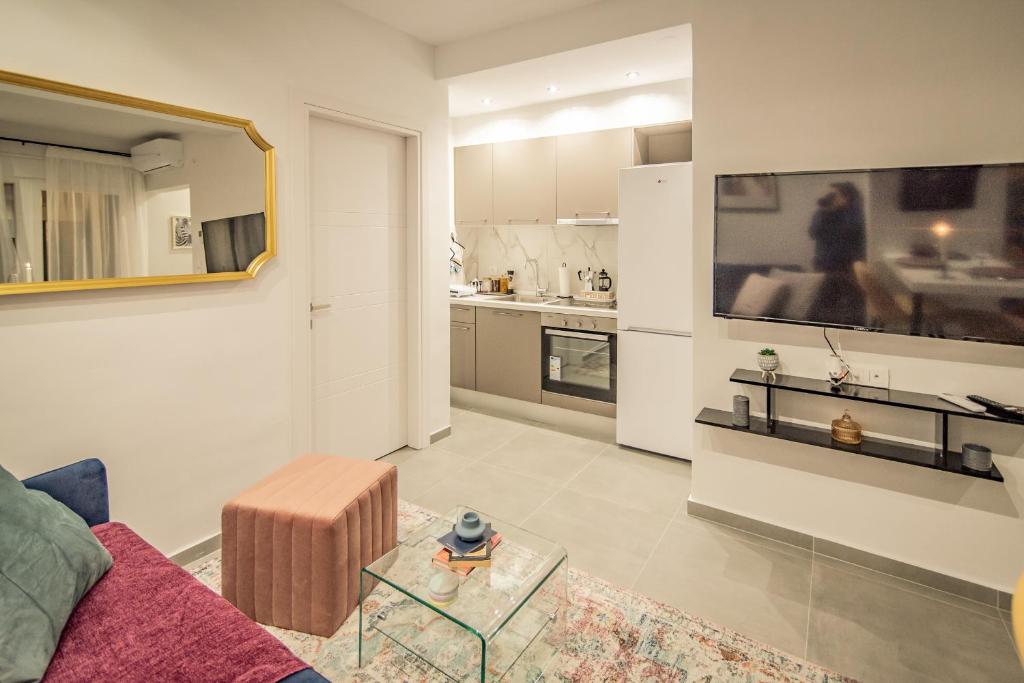 Kuchyňa alebo kuchynka v ubytovaní Artemis Apartment Midas Home Project