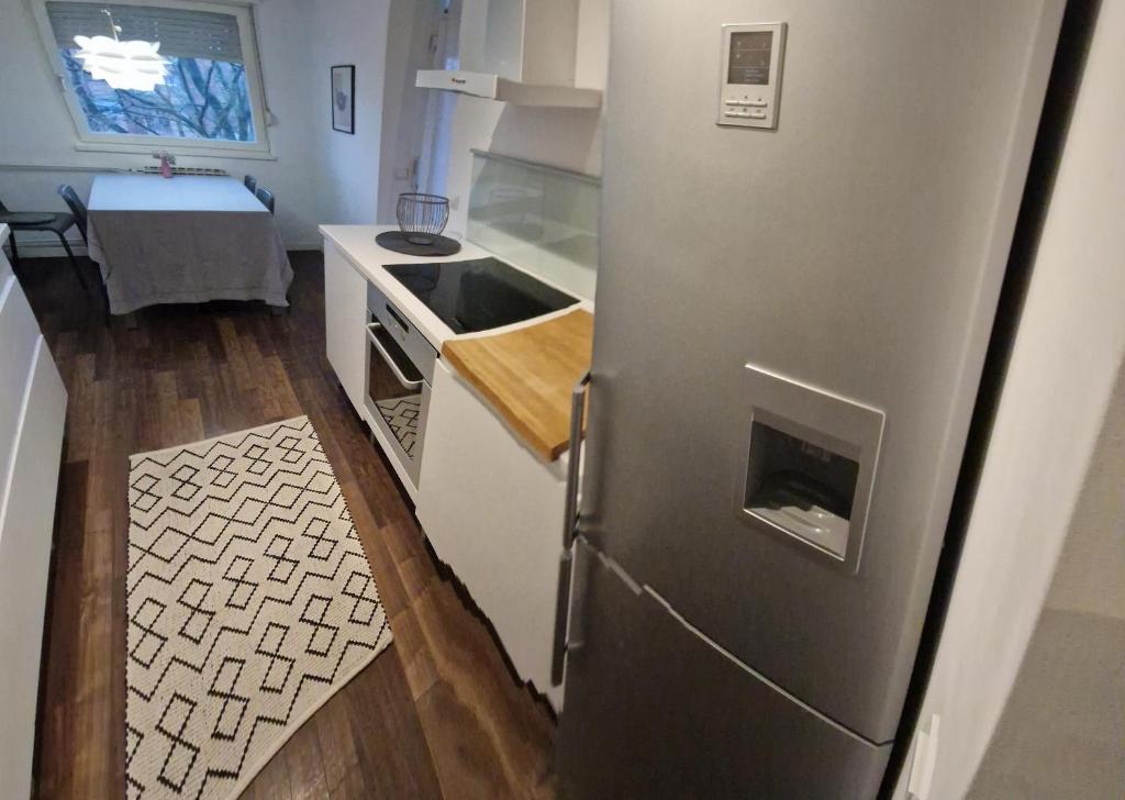 Kuchnia lub aneks kuchenny w obiekcie Apartman Franko- Jarun