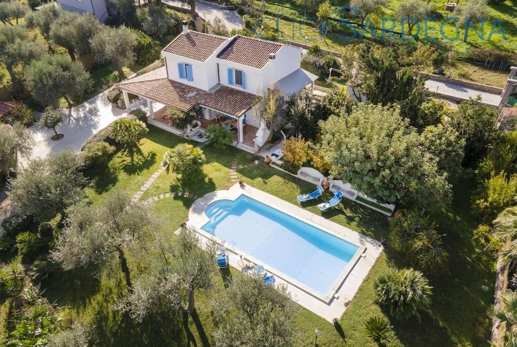 The swimming pool at or close to Alghero Villa Josephine con piscina e Parco per 8 ospiti