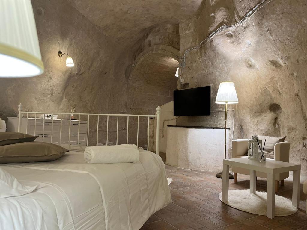 Booking.com: Appartamento La grotta nei Sassi - Con Idromassaggio - Matera  , Matera, Italia - 13 Giudizi degli ospiti . Prenota ora il tuo hotel!