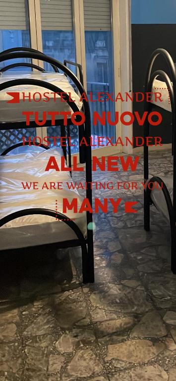 Postel nebo postele na pokoji v ubytování Alexander hostel