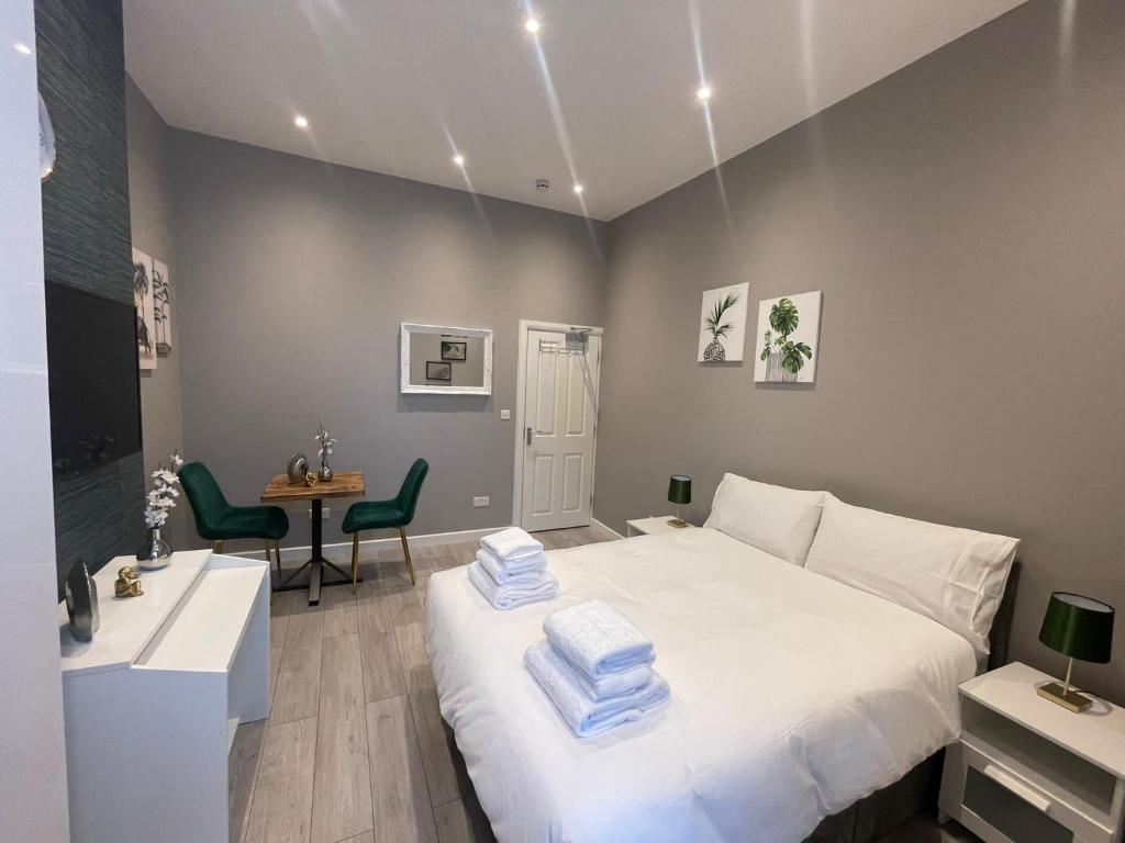 Double Room London - Two-Bedroom Apartment