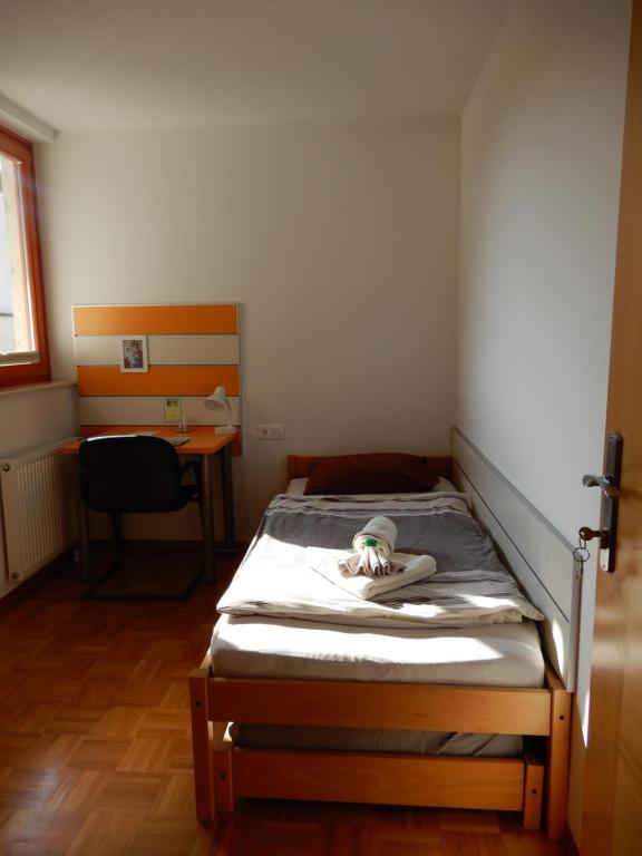 Uma cama ou camas num quarto em Marijin dom - Retreat House