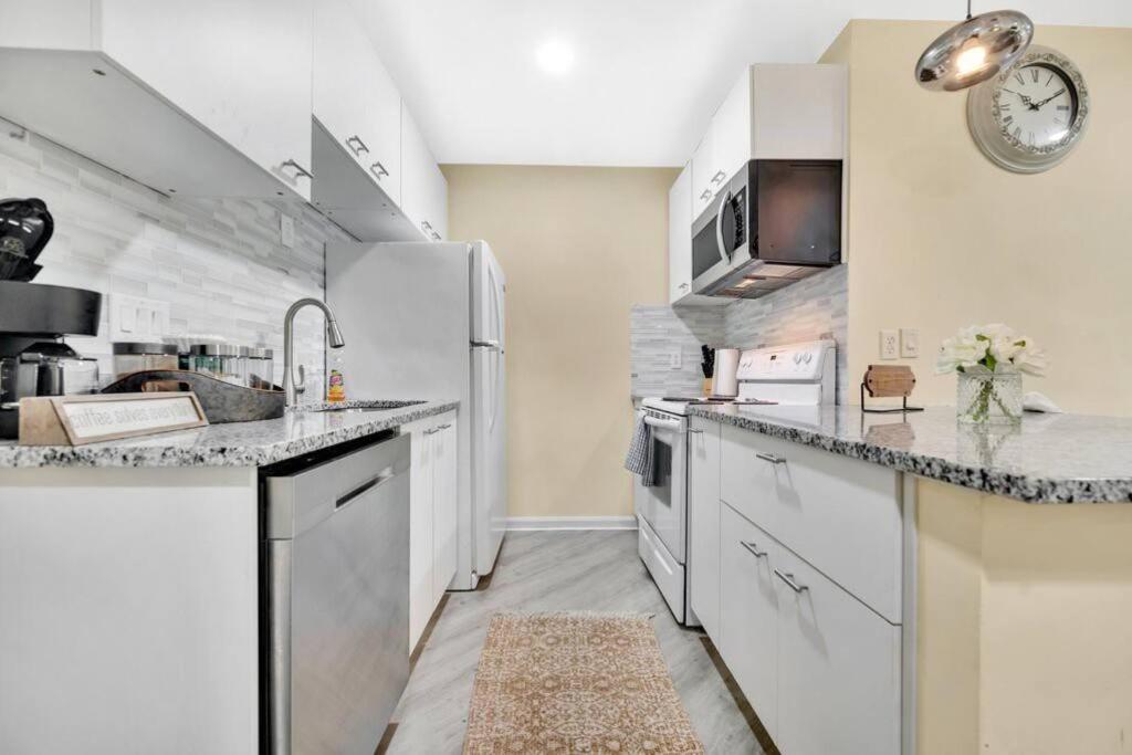 Cozy 2 Bedroom Pineville-Matthews Duplex Sleeps 8 - Appartement
