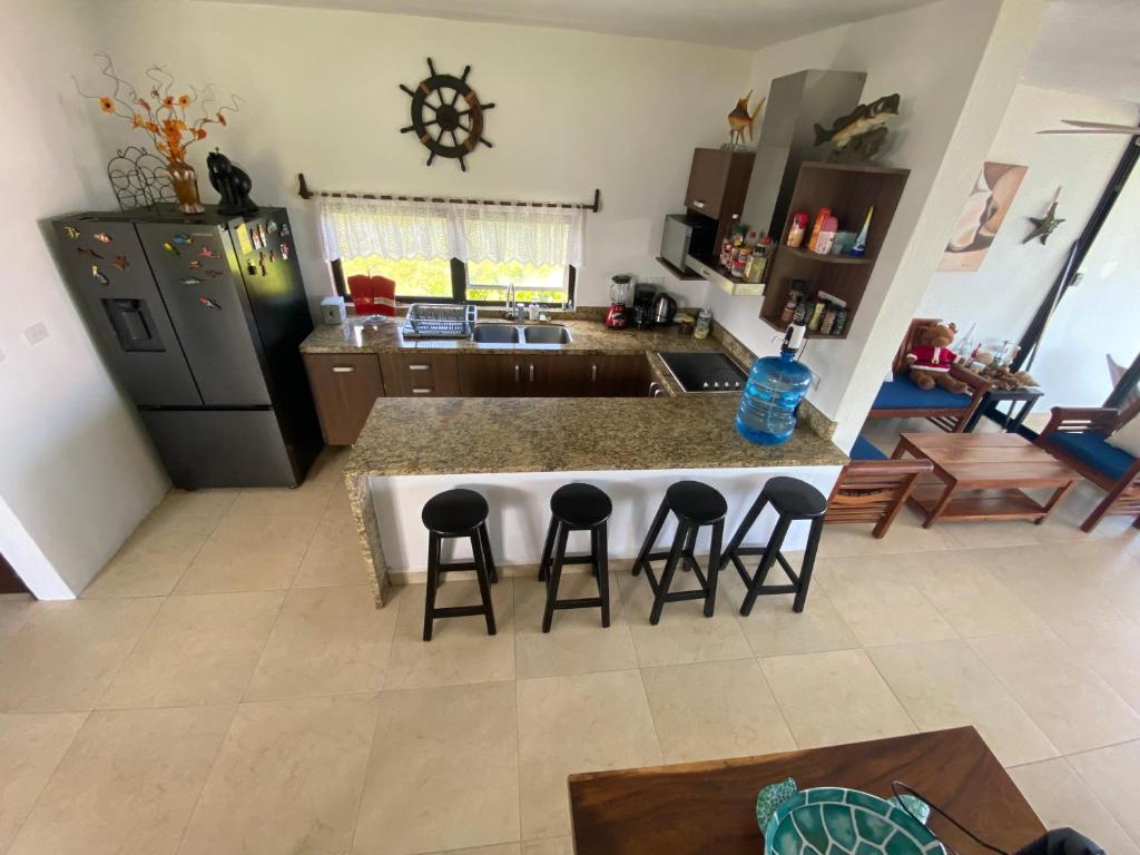 Escape to Paradise, Minimalist 4-BR Beachfront, 300 Mbps with amazing views - 四居室房屋