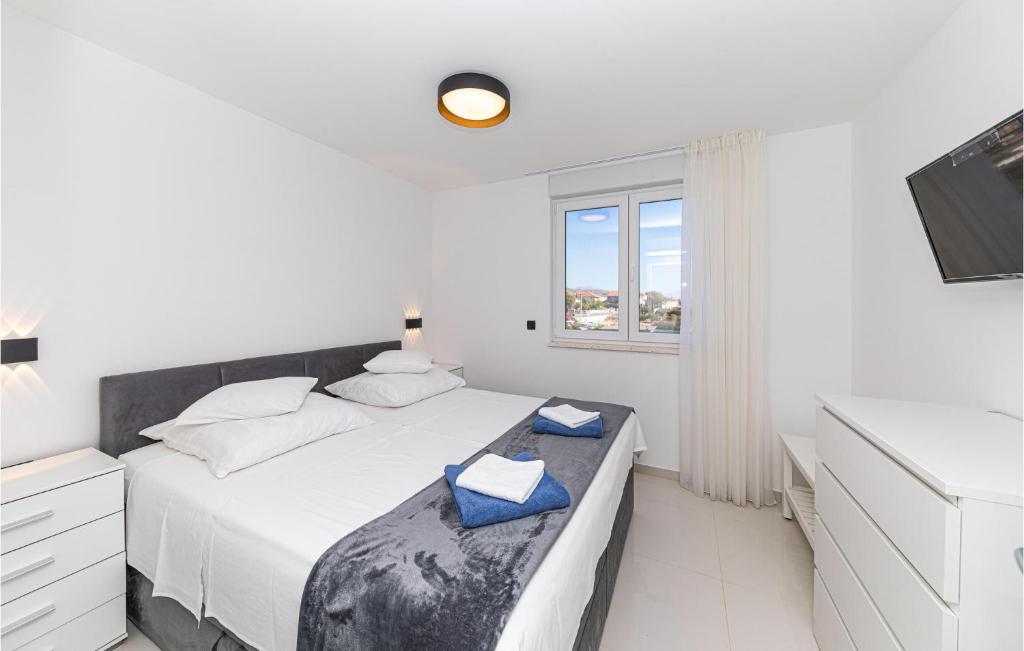 Posteľ alebo postele v izbe v ubytovaní Nice Apartment In Seget Donji