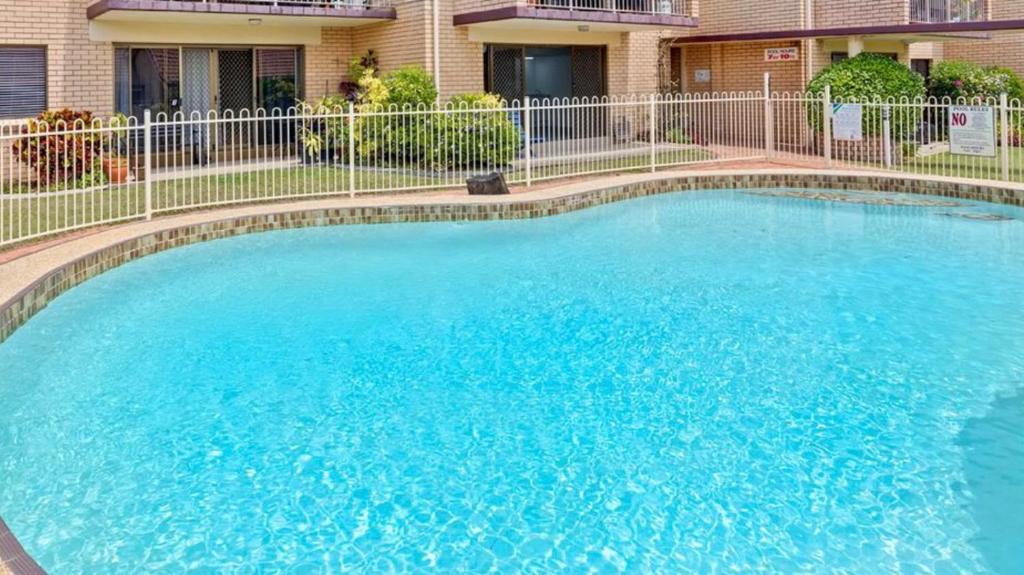 Bazén v ubytování SeascapeatAlexBeach Budget Accomodation nebo v jeho okolí