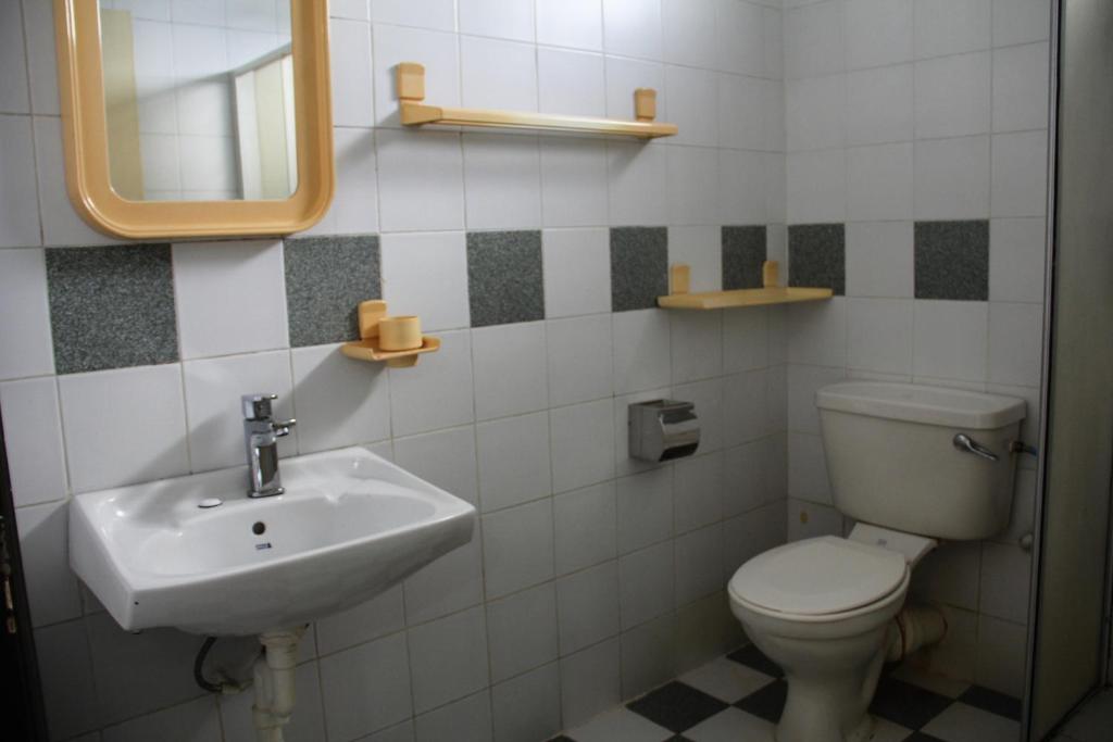 Koupelna v ubytování Sandakan Inn
