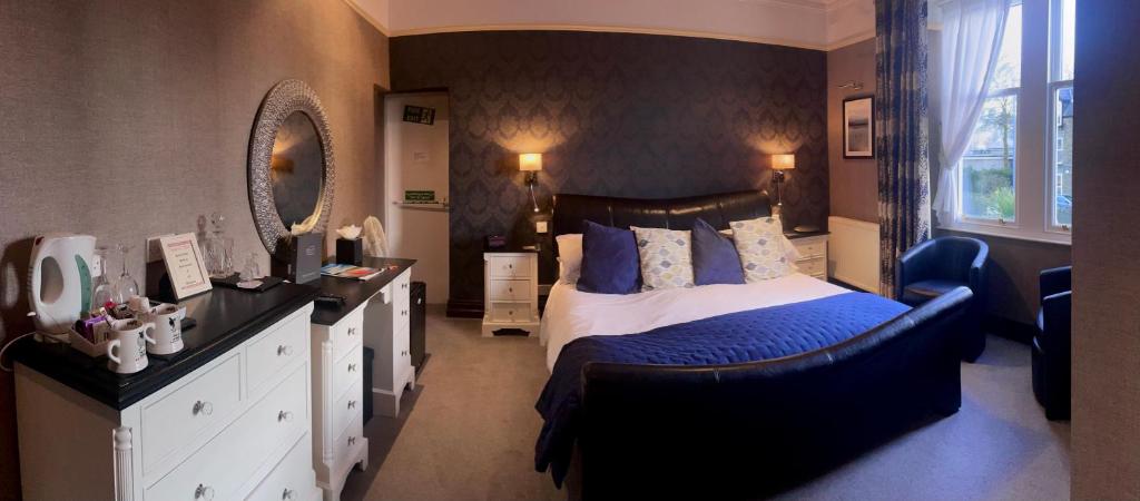 Glenville House - Adults Only - Incl FREE off-site health club with swimming pool, hot tub, sauna & steam room - Error